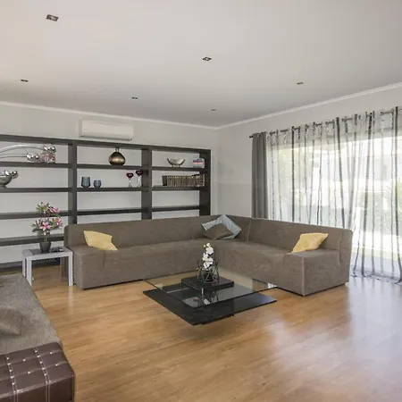 Caldas Prata - Extraordinary 5 Bedroom In Aroeira - Air Conditioning - Pool Table